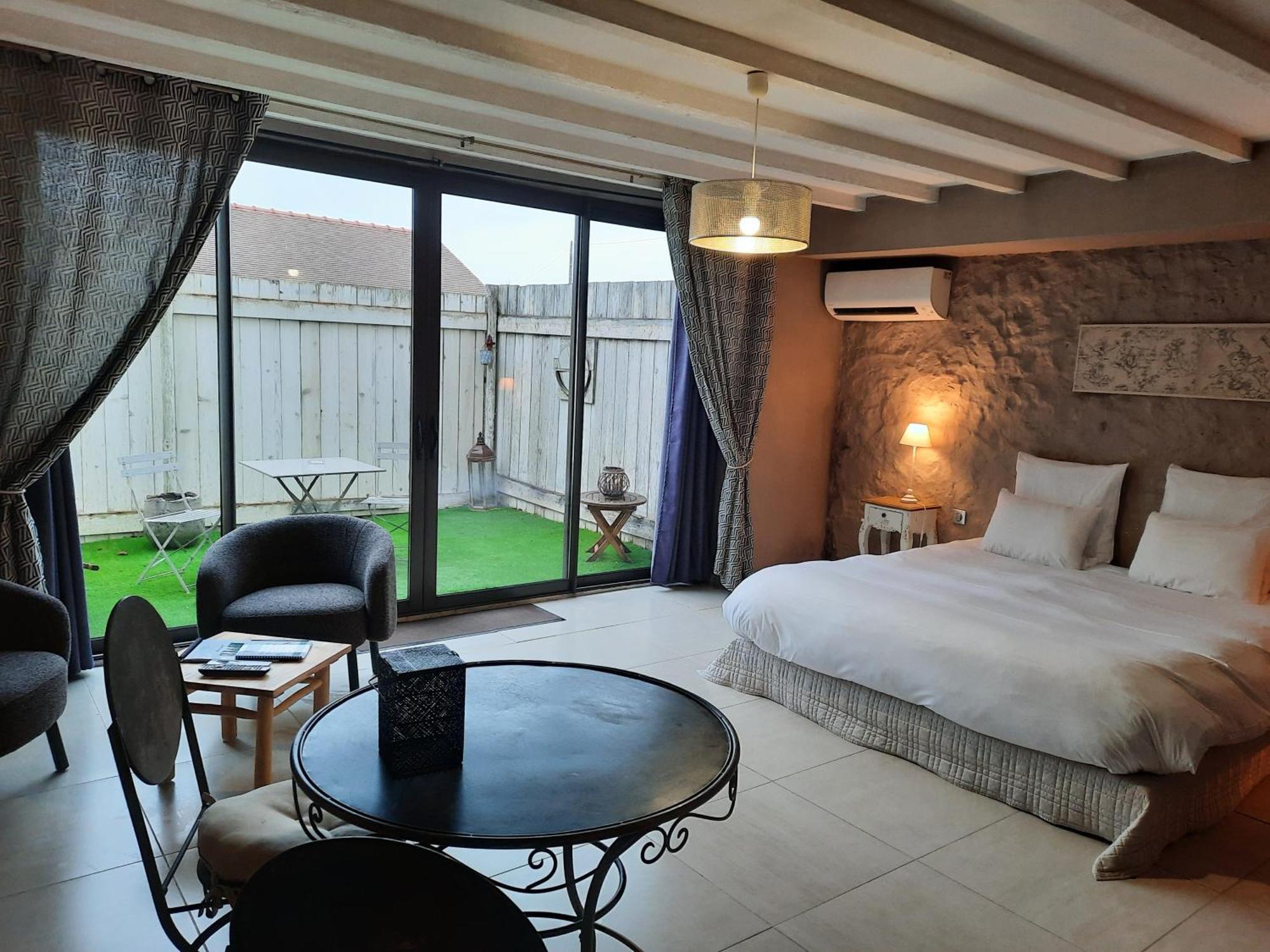 Charme Au Fil De L'Eau Hotel Vendieres Ngoại thất bức ảnh